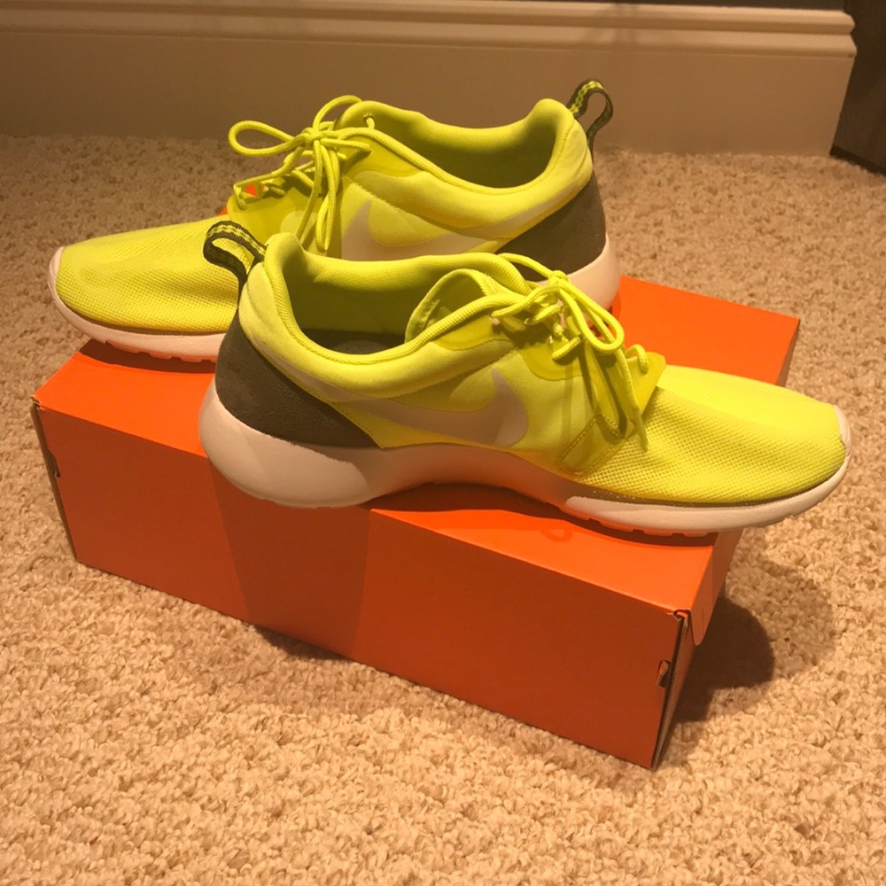 Brand new Nike Men’s running shoes